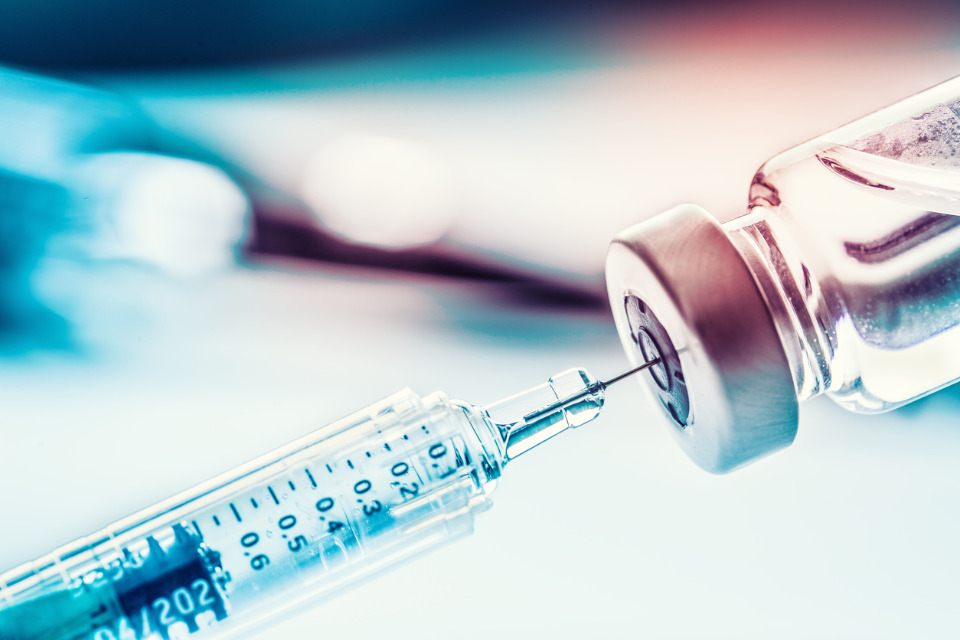 MHRA aprova o donidalorsen (Dawnzera) para o tratamento do angioedema hereditário