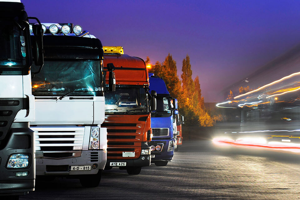 Imagem relacionada à notícia: Mais de £_ 14 milhões em financiamento conjunto do governo e do setor para aumentar a inovação e as condições de trabalho no transporte de mercadorias