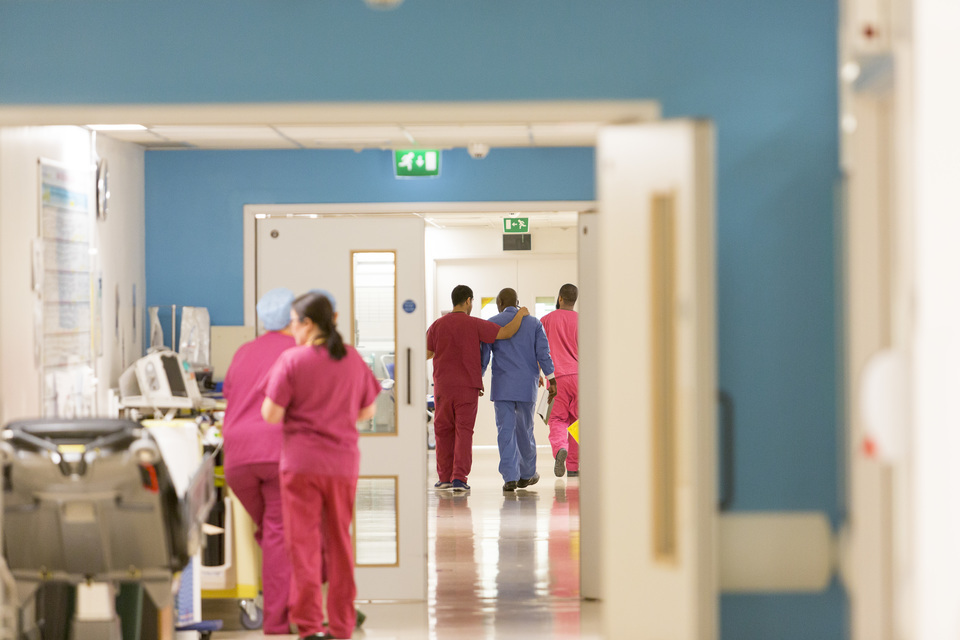 Governo para combater o antisemitismo e outro racismo no NHS
