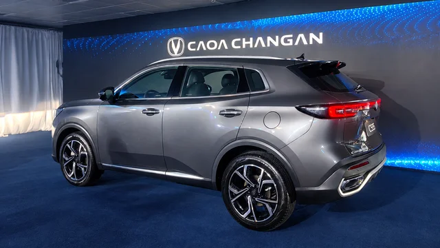 CAOA Changan lança SUV médio CS55 no Brasil por R$ 144.990 com opção híbrida plug-in flex