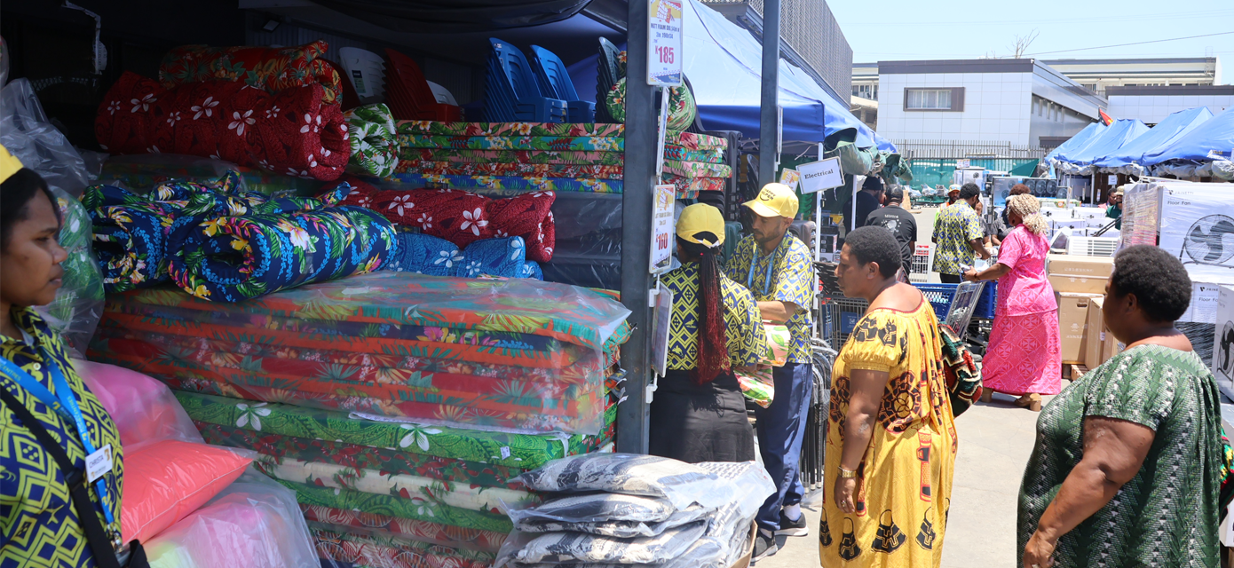 Shoppers at the Brian Bell Homecentre in Gordon, Port Moresby, yesterday.