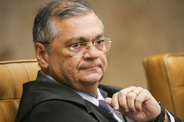 STF: "Se seguir como está, será uma crise por semana", diz Dino sobre rito