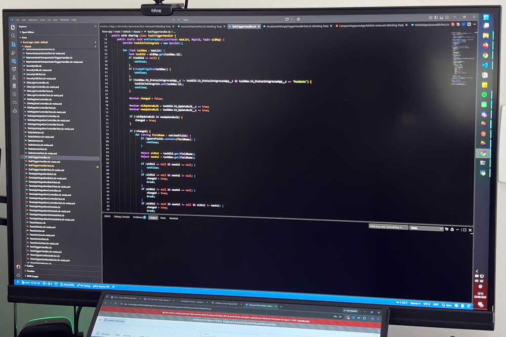 Código é o conjunto de instruções escritas para o computador executar uma tarefa — Foto: TechTudo/Késya Holanda