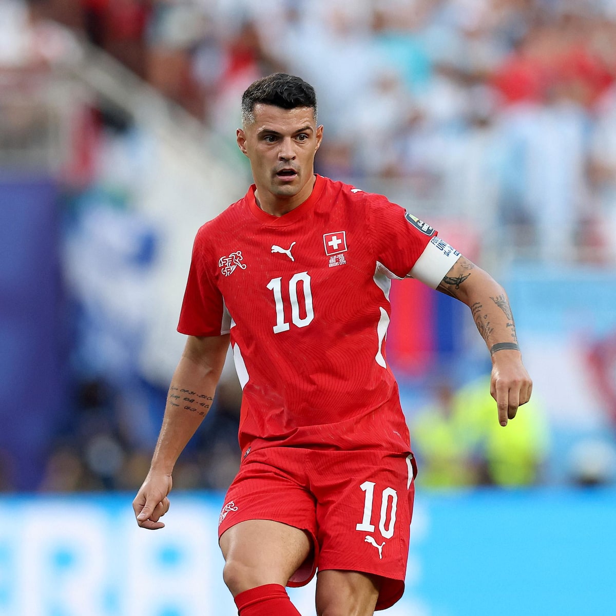 Xhaka, capitão da Suíça, revela que falsificou certificado de vacina contra a covid: ‘Foi um erro’