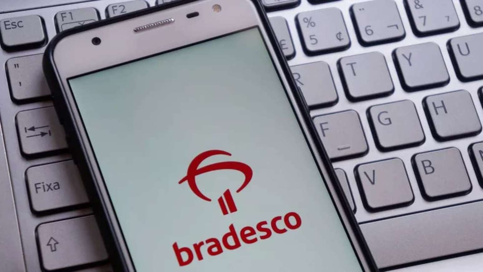 Relat&oacute;rios de usu&aacute;rios indicam que o aplicativo do Bradesco est&aacute; tendo problemas desde 11h42