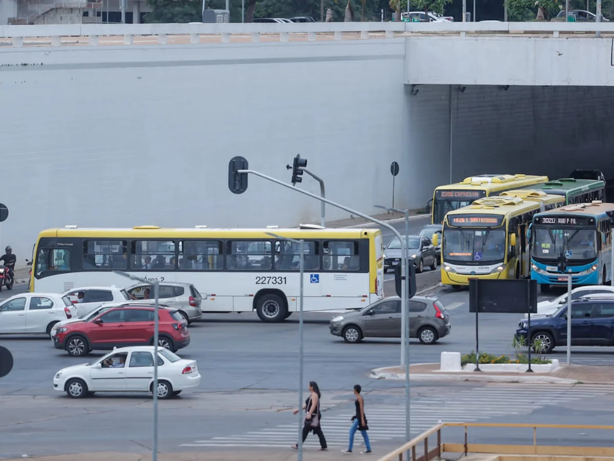 Rodoviários suspendem greve após acordo com as empresas de ônibus