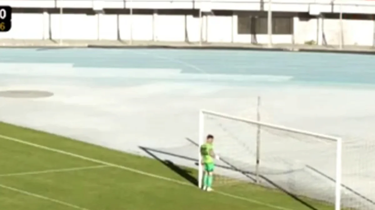 Em protesto contra a arbitragem, goleiro se recusa a defender pênalti