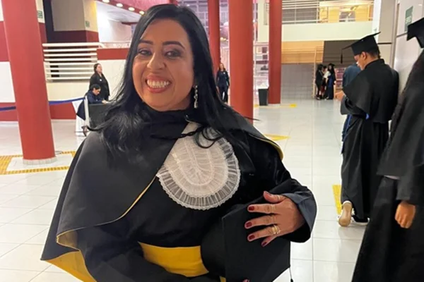 Salão no DF onde professora recebeu injeção não tinha alvará e nem CNPJ