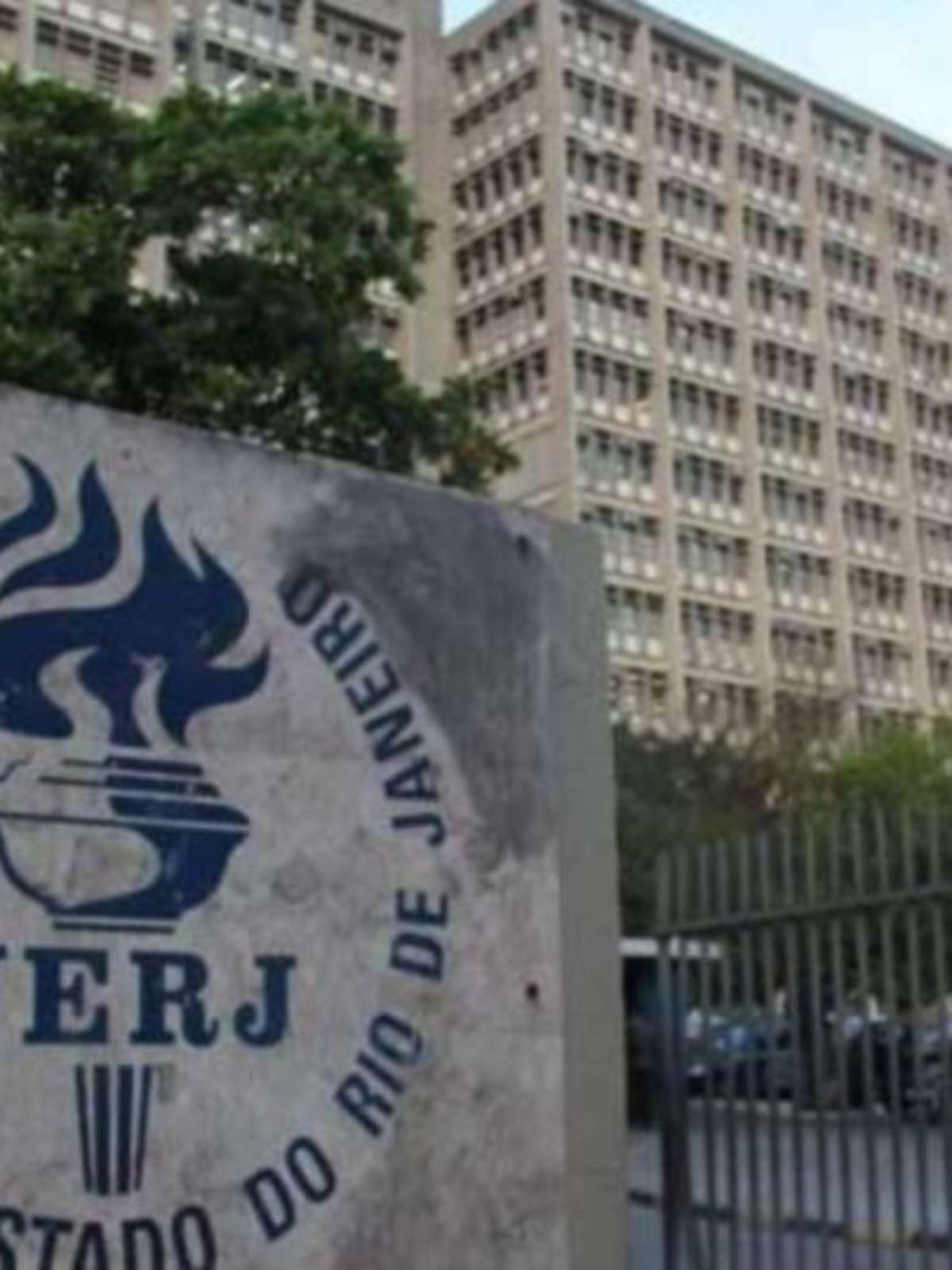 Justiça condena Uerj a indenizar em mais de R$ 100 mil alunas negras obrigadas a prender cabelo em prova