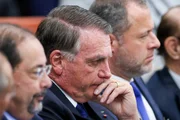 TSE proíbe uso da imagem de Bolsonaro em santinhos de candidatos - imagem 2