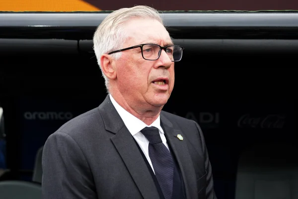 Ancelotti é detonado após empate com a Austrália e torcida pede Filipe Luís