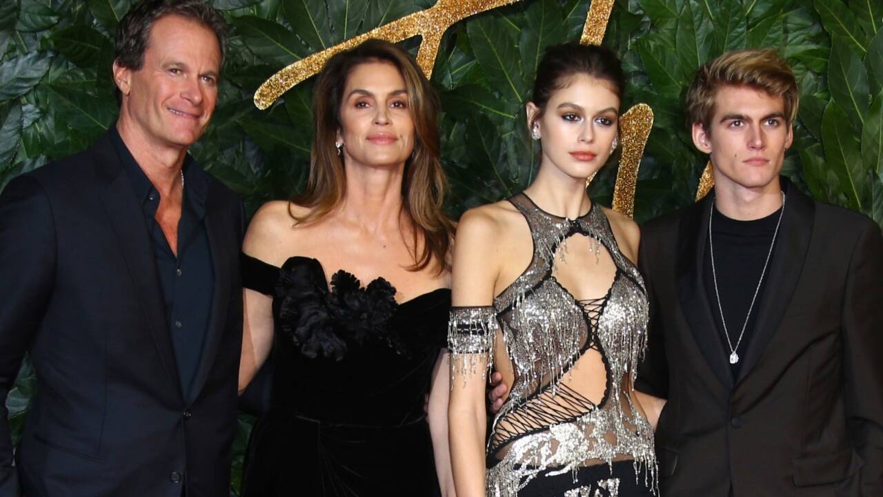 Presley Gerber foi cremado sob investigação sobre sua morte; as cinzas serão mantidas junto aos pais, Cindy Crawford e Rande Gerber