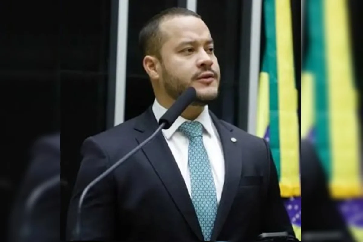 Operação contra deputado teve início após apreensão de R$ 1,2 milhão em voo