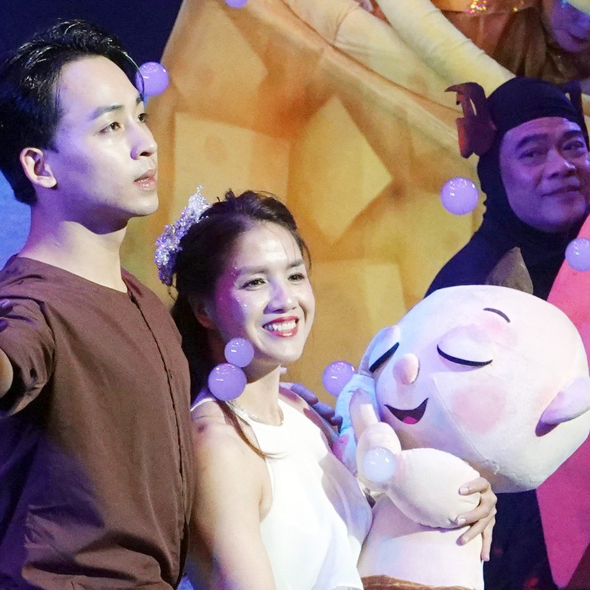 'Anh tài' Phùng Minh Cương hóa chú Cuội đón các bé đến Mơ show mùa Trung thu
