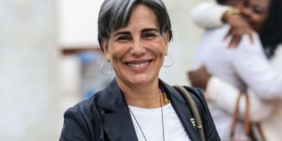 Gloria Pires na Justi&ccedil;a: ap&oacute;s 4 anos de processo, atriz paga d&iacute;vida &agrave; ex-cozinheira; antiga colaboradora pediu mais de R$ 696.500 mil, mas vai receber s&oacute; 30,86%. Entenda!. Foto: AGNews / Purepeople