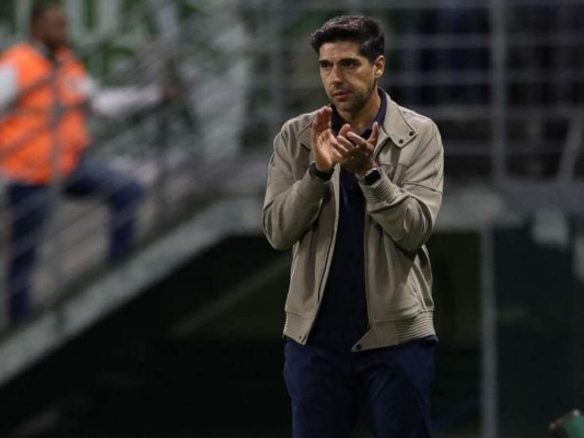 Sporting consulta Abel Ferreira, mas saída do Palmeiras não está no radar