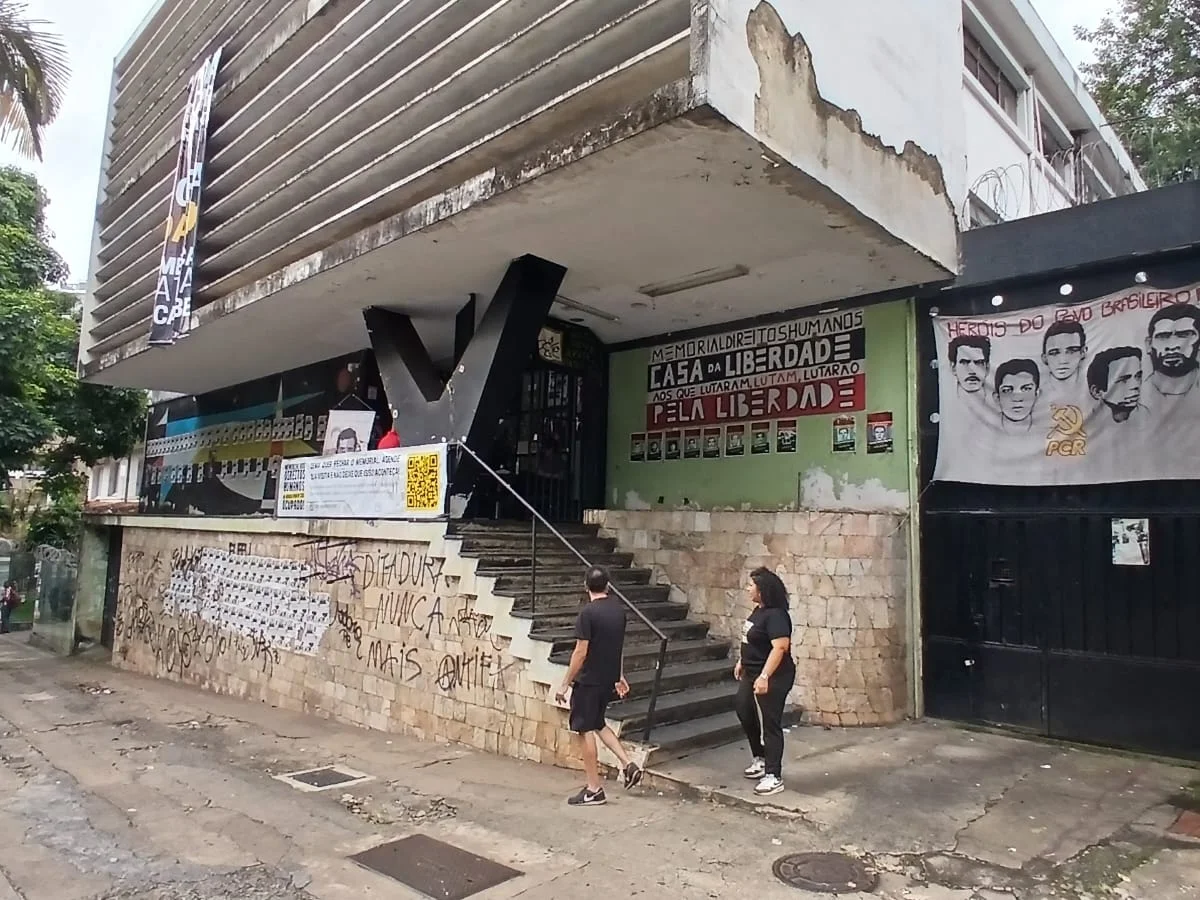 Antigo centro de tortura da ditadura ganha nova fachada e festa em BH