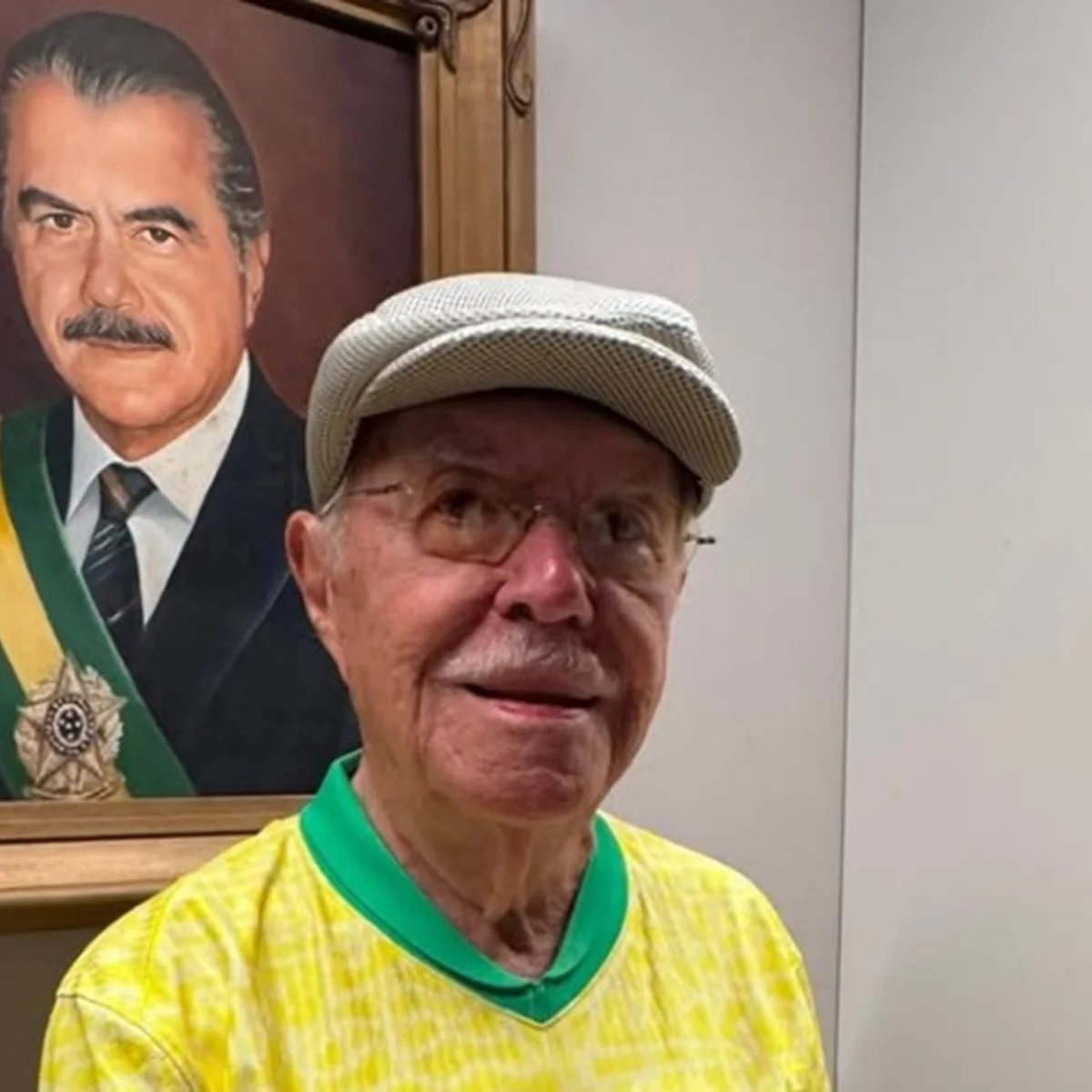 Após tratar pneumonia, ex-presidente José Sarney tem alta hospitalar