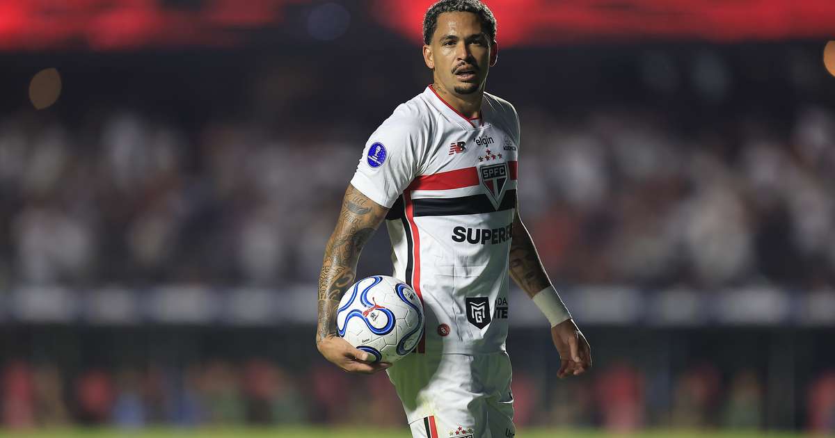 'Nunca recebi salário em dia no São Paulo', diz Luciano após eliminação
