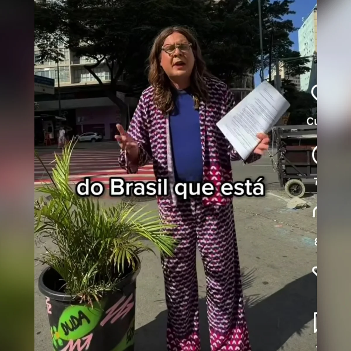Justiça Eleitoral notifica Duda Salabert por causa de material de campanha