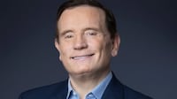 Roberto Cabrini vai a Santa Catarina investigar acidente aéreo com cantor Rick