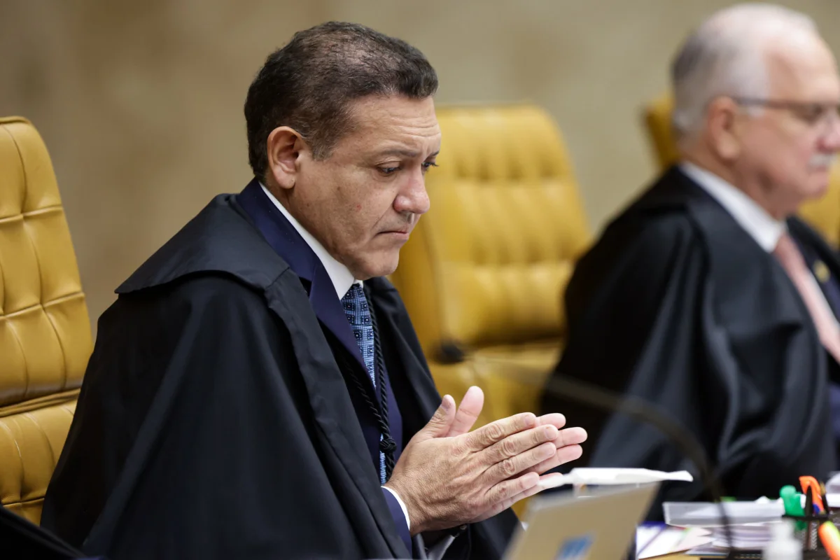 Celular de Vorcaro cita R$ 500 mil para filho de Nunes Marques; veja prints