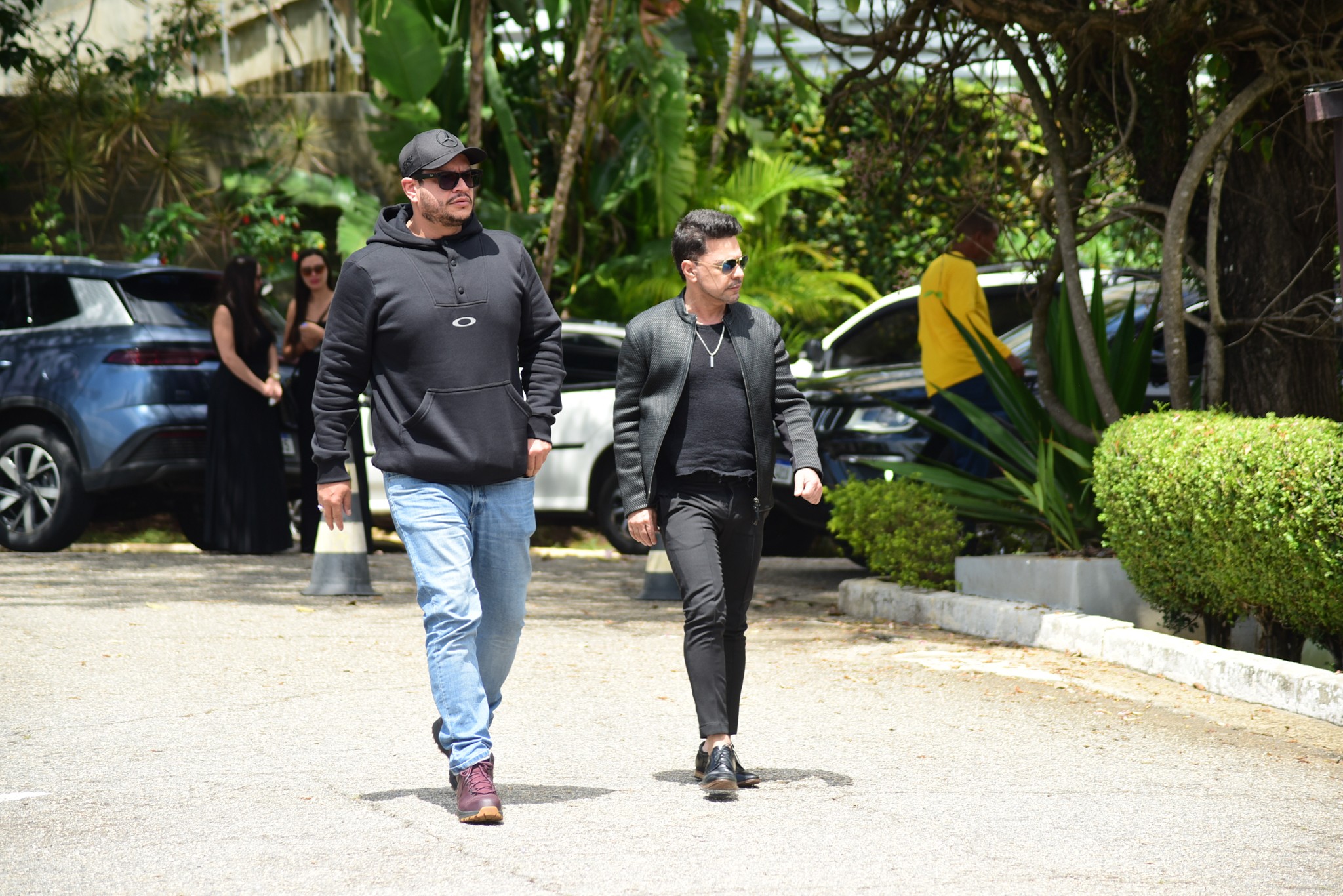 Zezé Di Camargo, Marrone e mais famosos se despedem de Rick; veja fotos