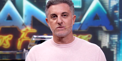 Luciano Huck manda recado para Lito Sousa no Doming&atilde;o Foto: Reprodu&ccedil;&atilde;o/Globo