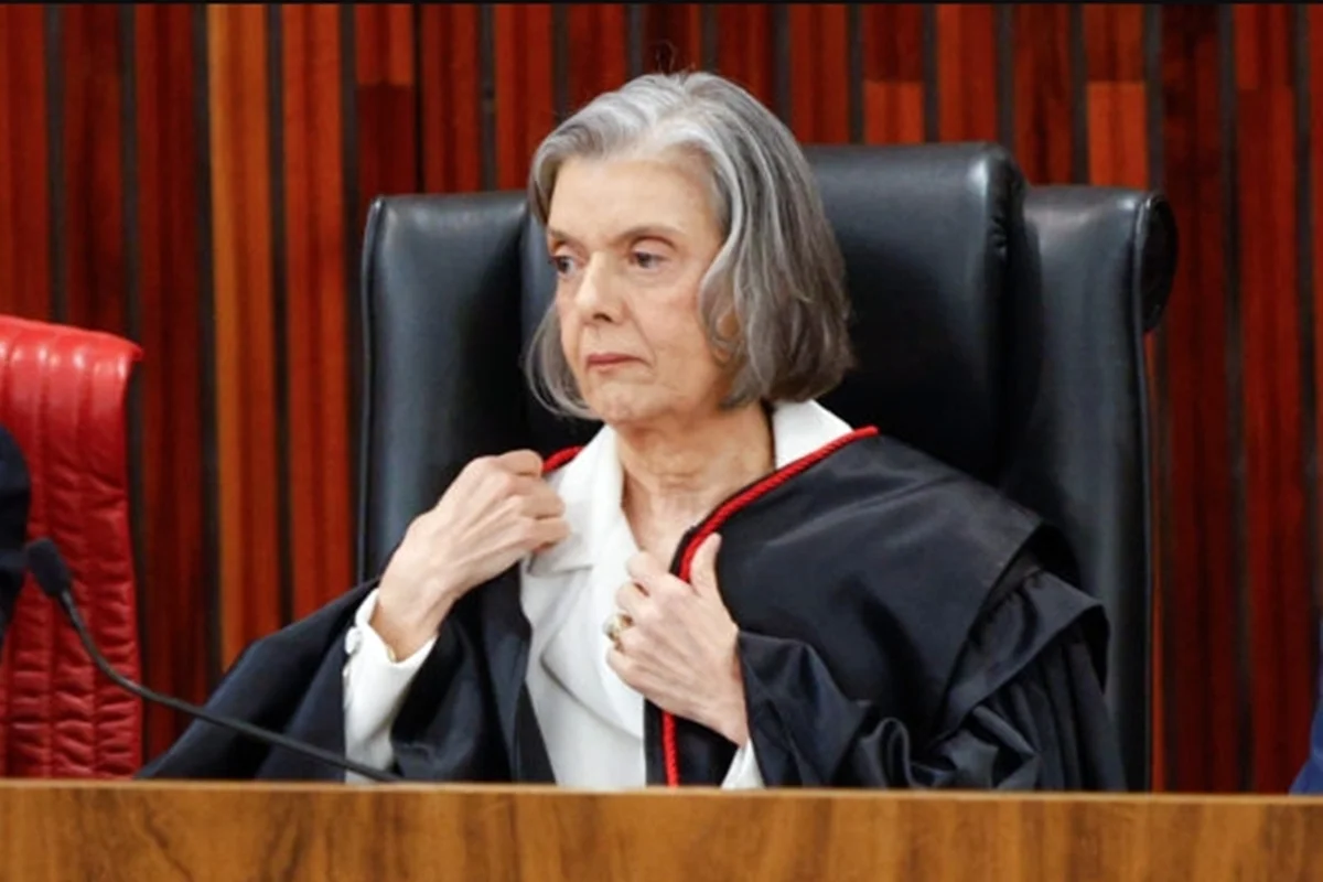 Cármen Lúcia pede desculpas e diz que STF causou "mal-estar cívico" ao país