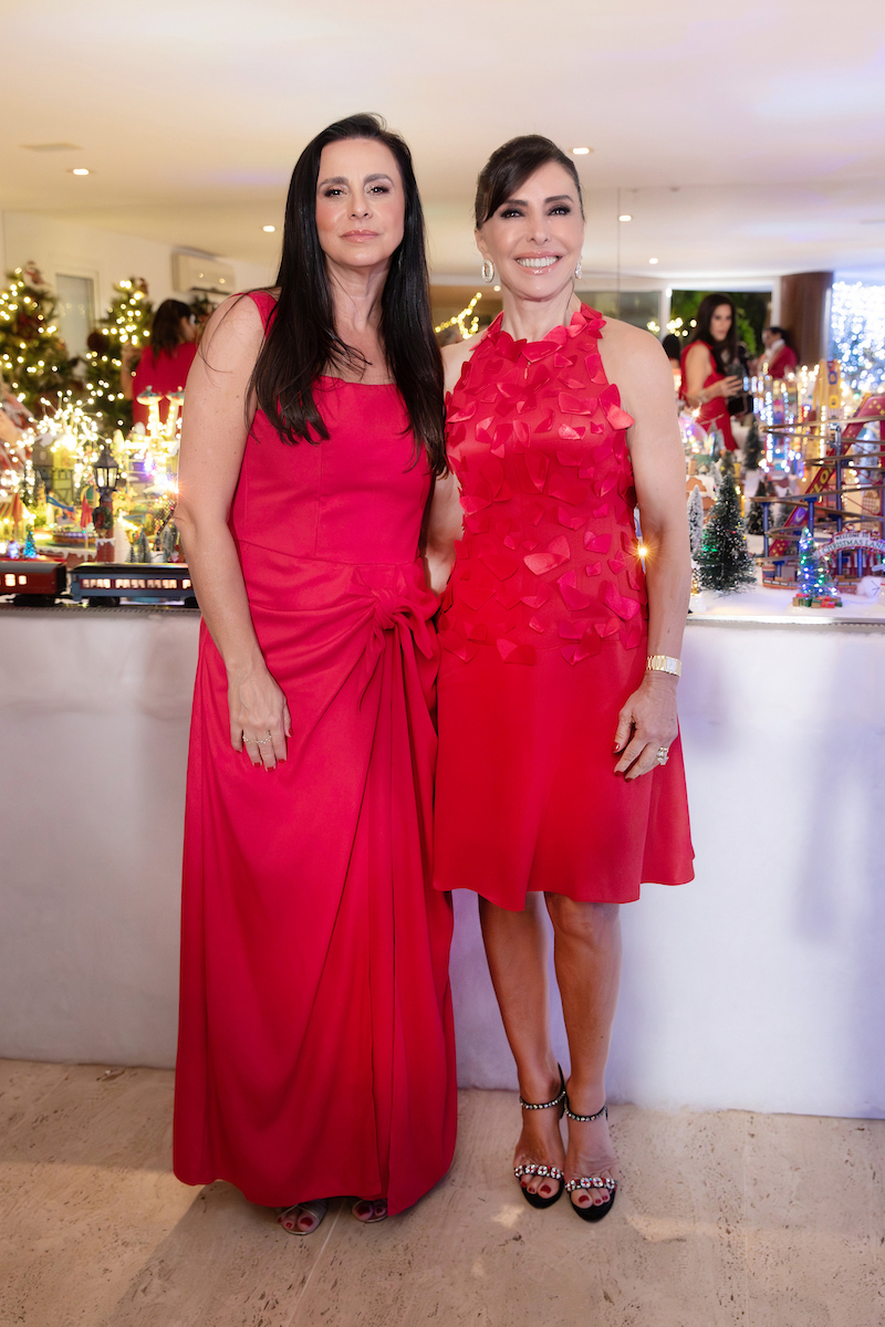 Uma homenagem surpresa de amigas a Cleucy Estevão, aniversariante do dia