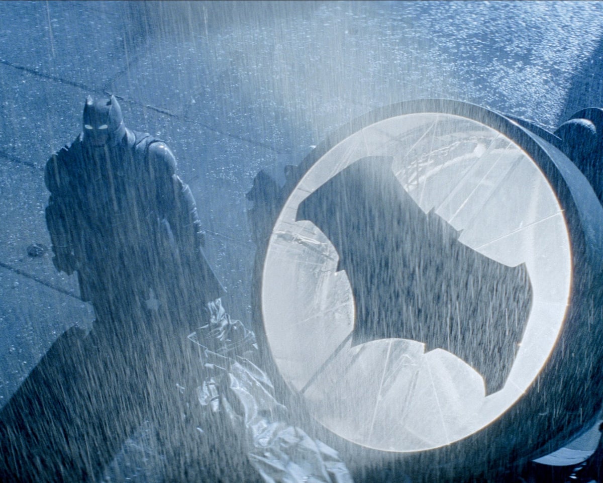 Zack Snyder está tentando fazer outro filme do Batman. Coisas estranhas aconteceram
