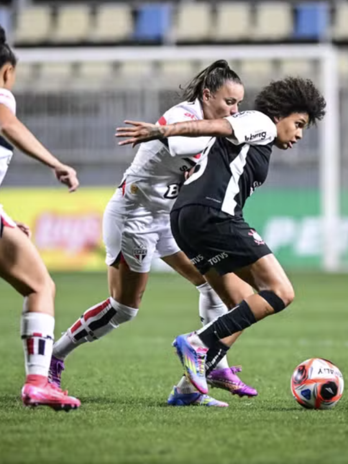 Corinthians e São Paulo acumulam finais no futebol feminino; veja histórico