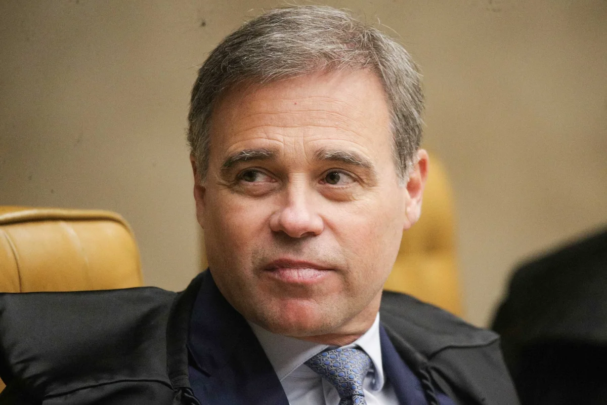 Mendonça será relator de ação de Renan contra reajuste do Bolsa Família