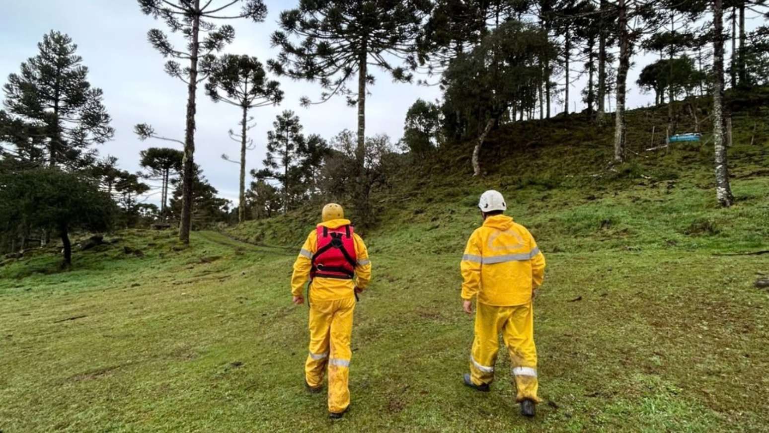 Corpo de Bombeiros de SC continua buscas por helic&oacute;ptero onde estava Rick, da dupla com Renner
