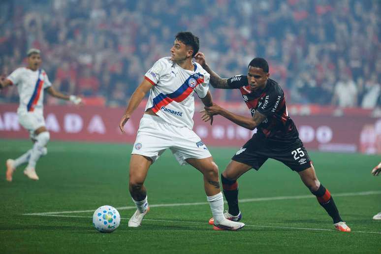 Mycael pega pênalti, e Athletico vence o Bahia na Arena da Baixada