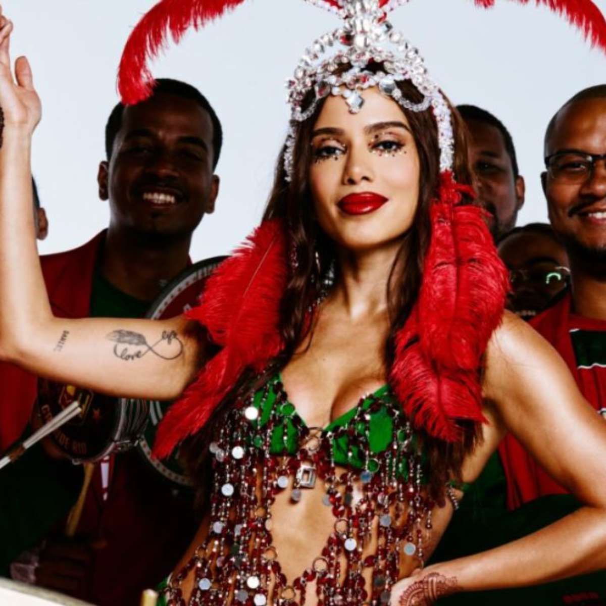 Anitta revela única exigência para aceitar posto na Grande Rio