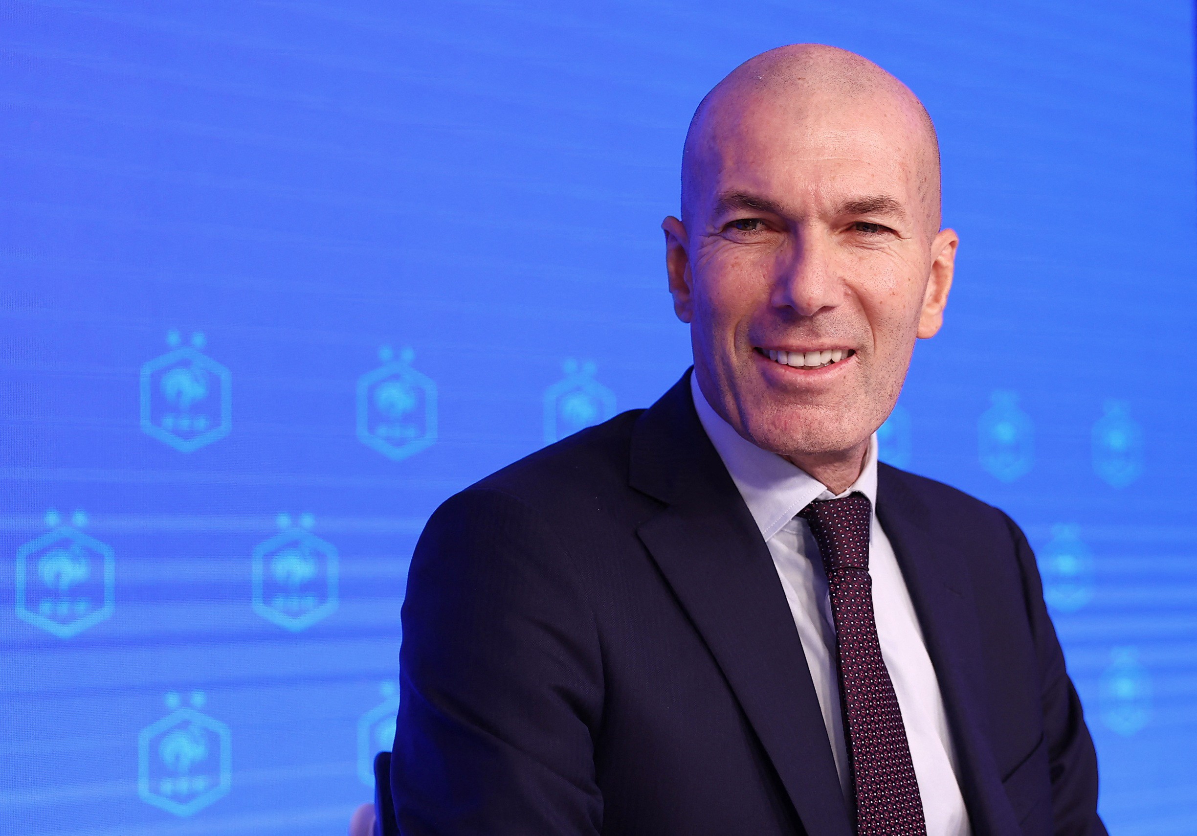 Zidane anuncia sua primeira lista de convocados para a seleção da França
