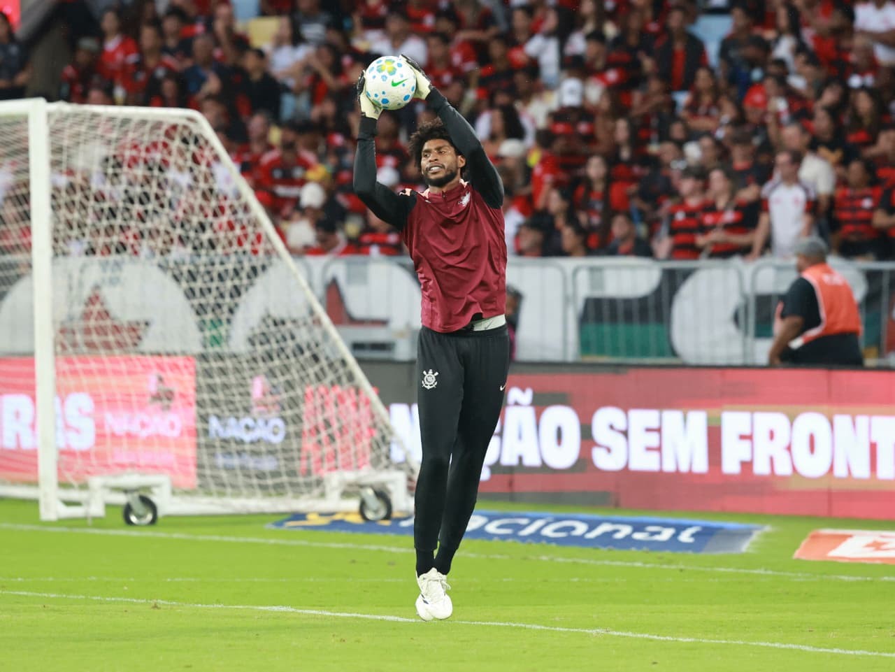 Sem atingir meta, Corinthians aposta em trio convocado para impulsionar vendas em 2026