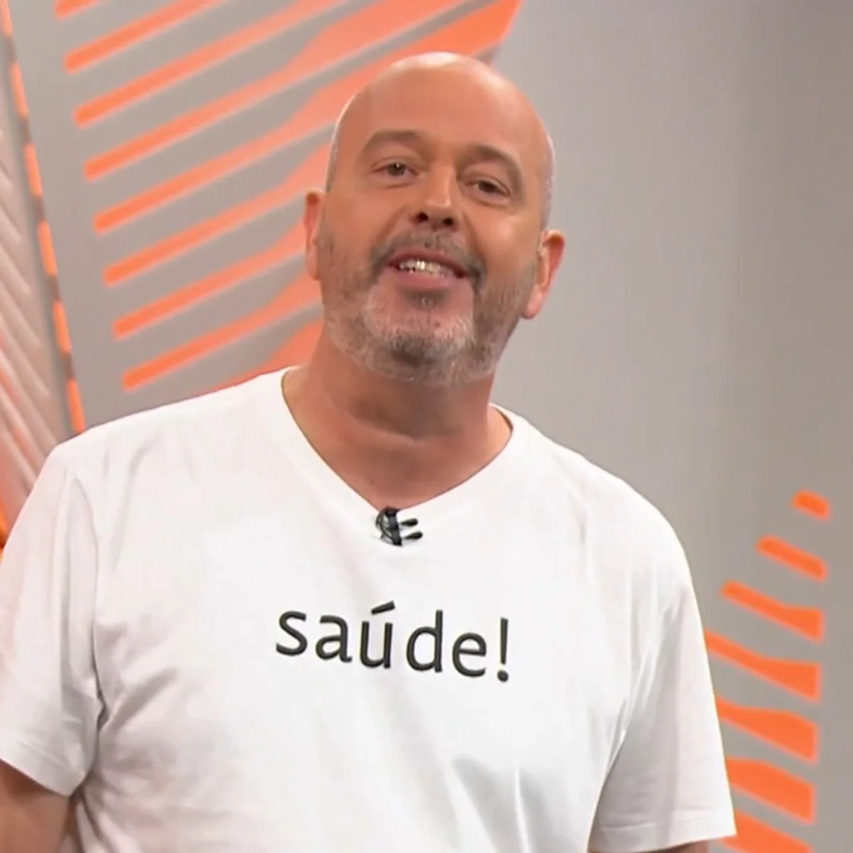 Alex Escobar volta à Globo e apresenta programa pela 1ª vez após passar mal