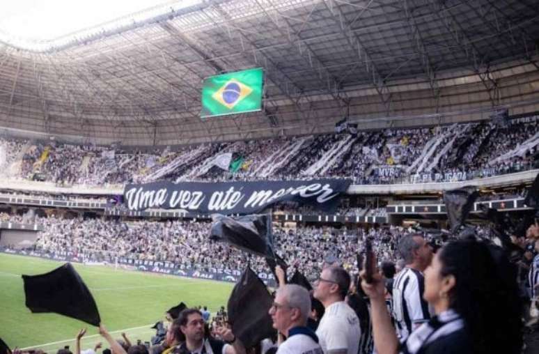 Torcedores do Atlético vaiam Neymar e protestam na Arena MRV