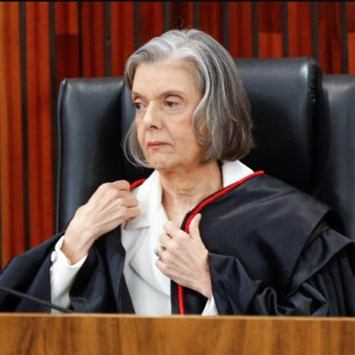 Cármen Lúcia pede desculpas e diz que STF causou "mal-estar cívico" ao país