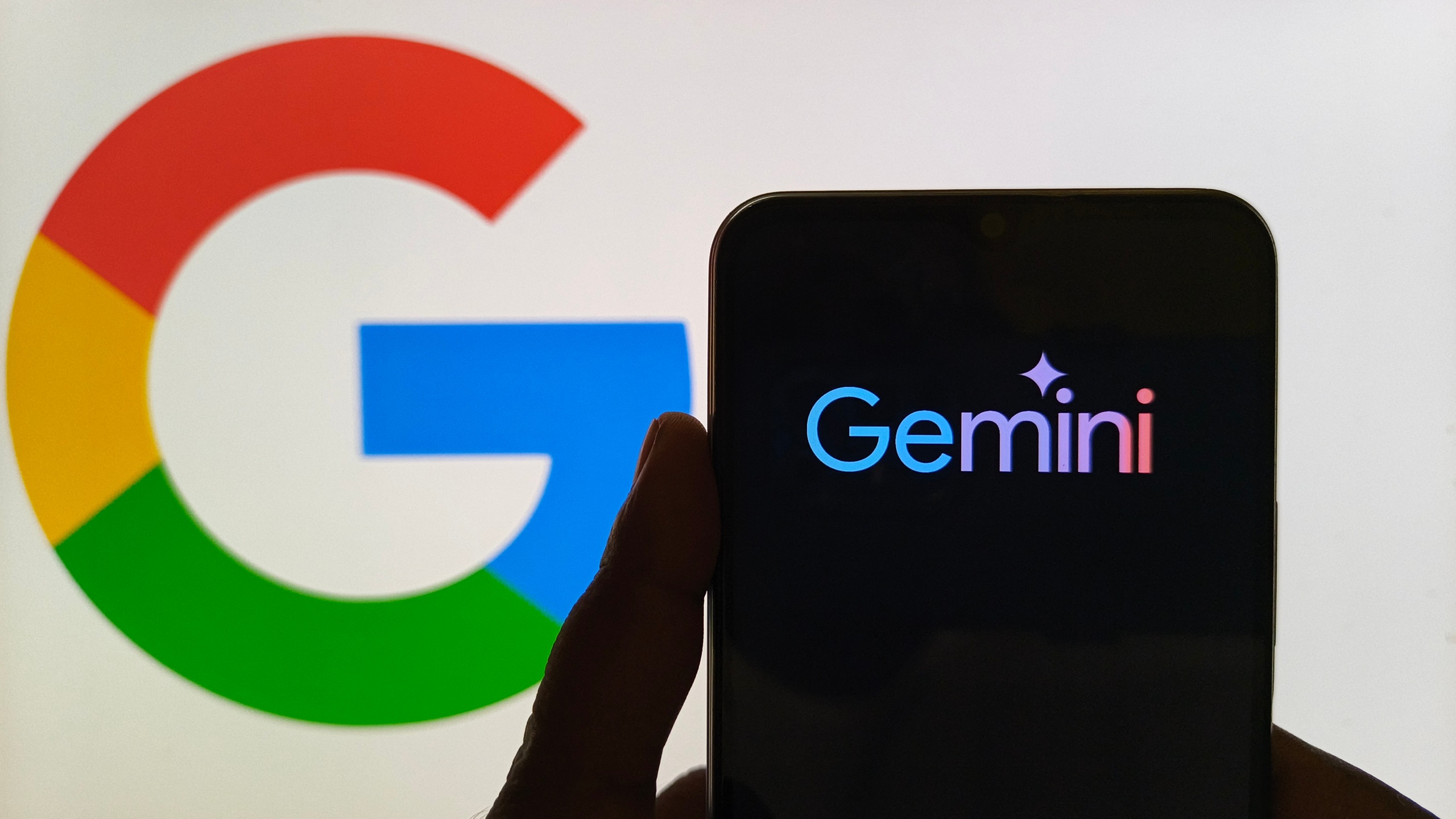 Gemini agora atende o telefone por você — e você pode assumir a qualquer momento