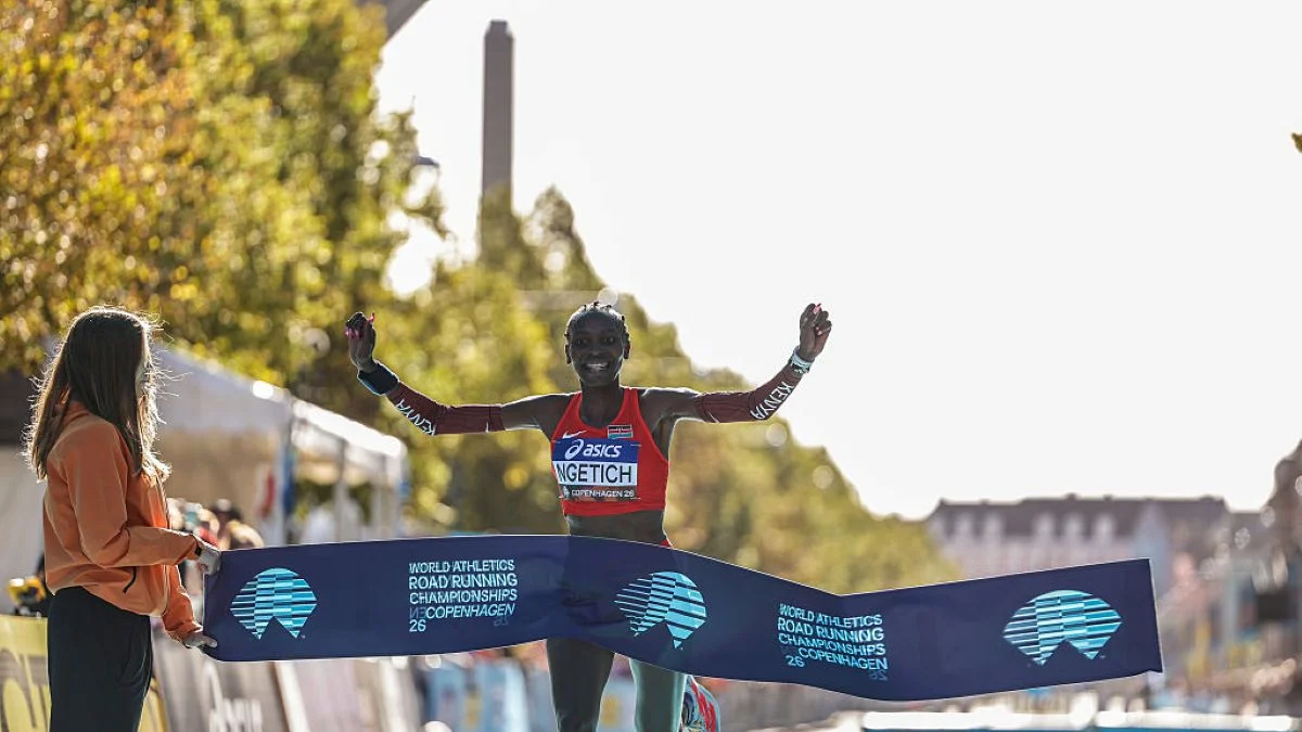 Agnes Ngetich, do Quênia, quebra recorde mundial feminino na meia maratona
