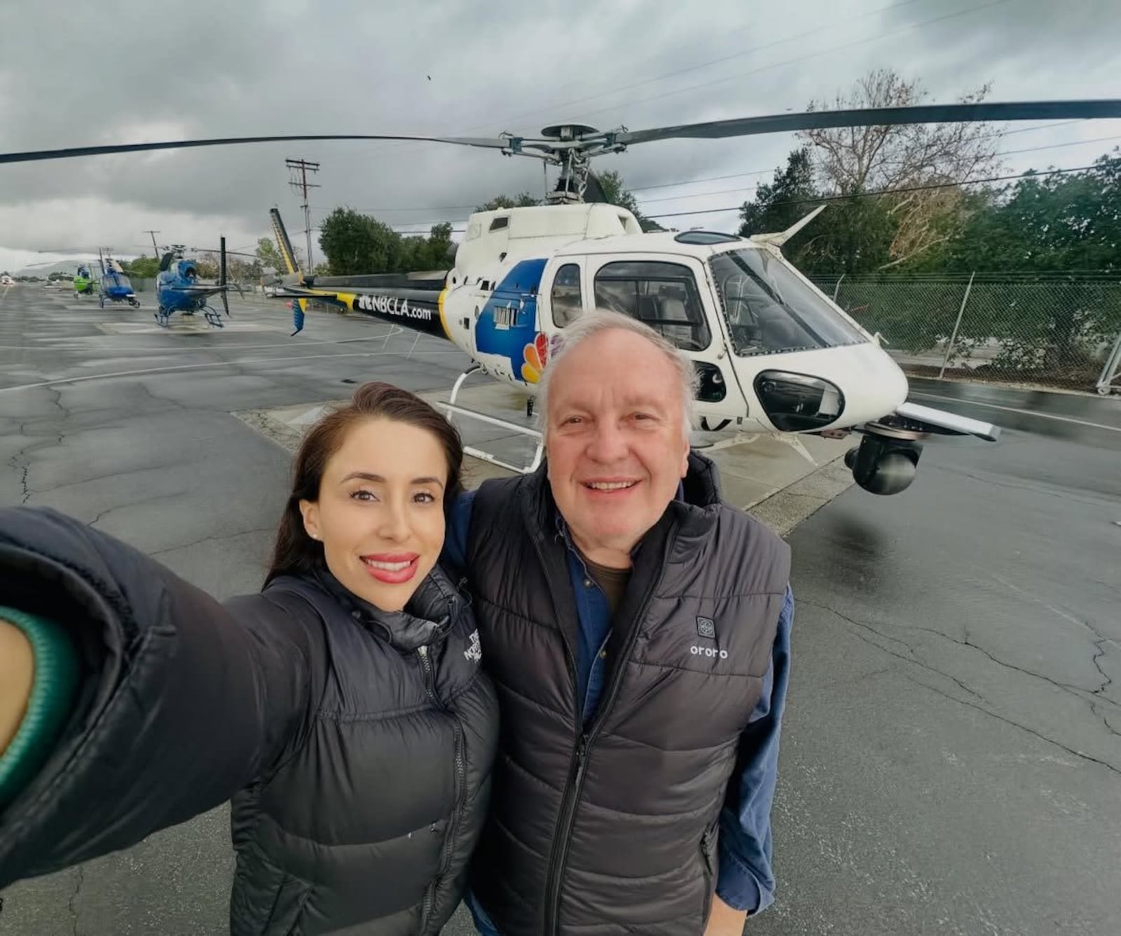 A NBC4 identificou duas das vítimas do acidente com o helicóptero de notícias como Eliana Moreno e George Marciniw