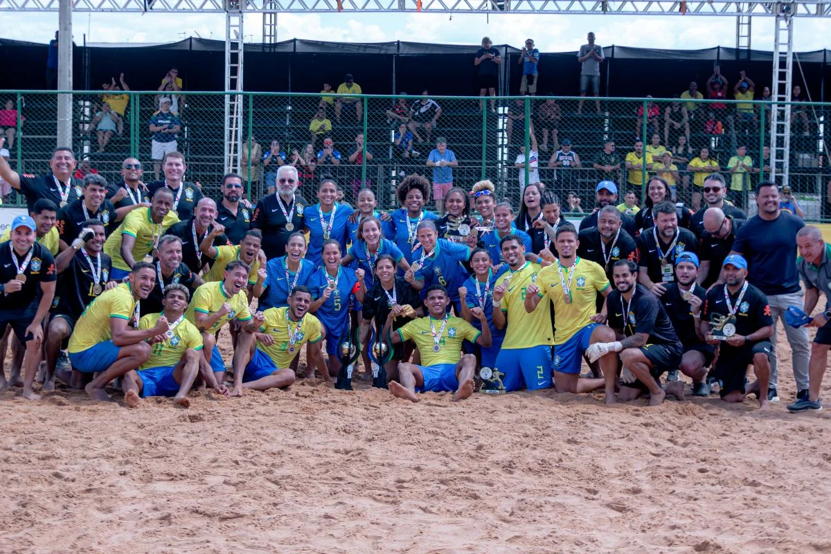 Copa das Nações de Beach Soccer: Brasil leva o título nas duas categorias
