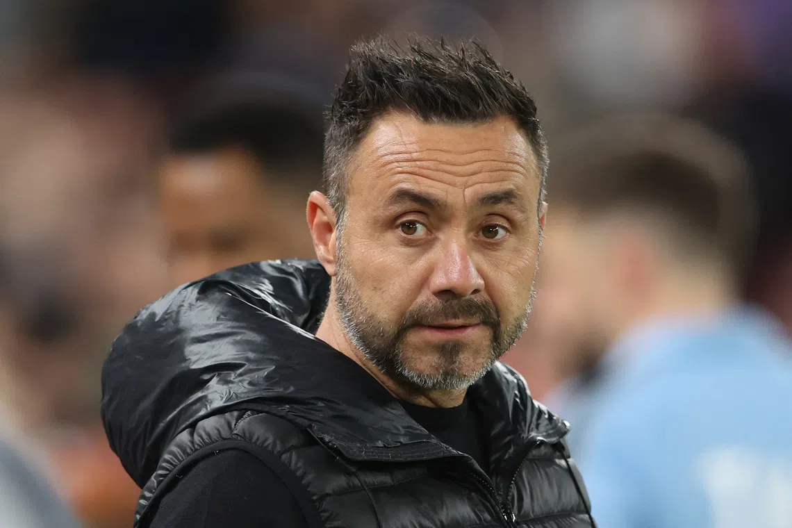 Soccer Football - Carabao Cup - Third Round - Liverpool v Tottenham Hotspur - Anfield, Liverpool, Britain - September 15, 2026 Tottenham Hotspur manager Roberto de Zerbi before the match REUTERS/Scott Heppell