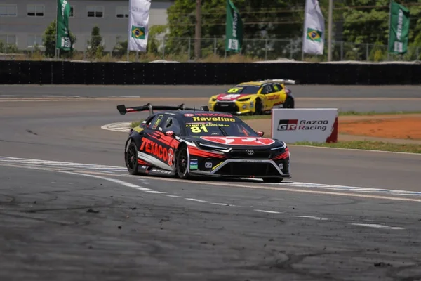 Gabriel Koenigkan lidera Stock Light e estreia na Stock Car em Brasília