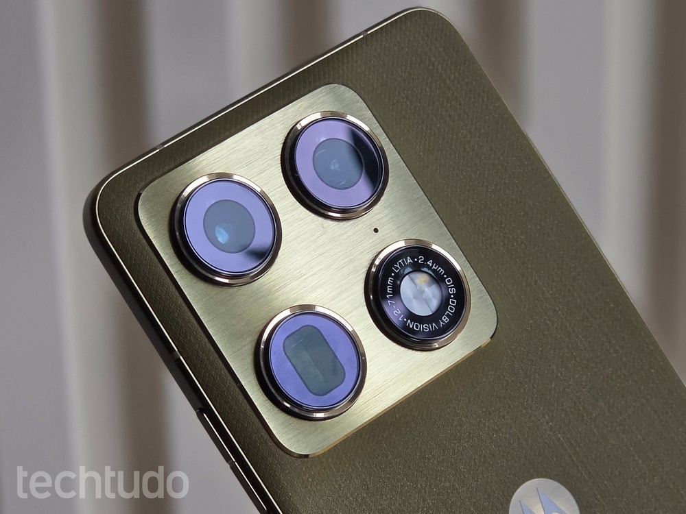 Motorola Signature lidera a seleção com sistema triplo de 50 MP e conjunto fotográfico avançado, enquanto outros modelos da marca exploram diferentes propostas e faixas de preço — Foto: Ana Letícia Loubak/TechTudo