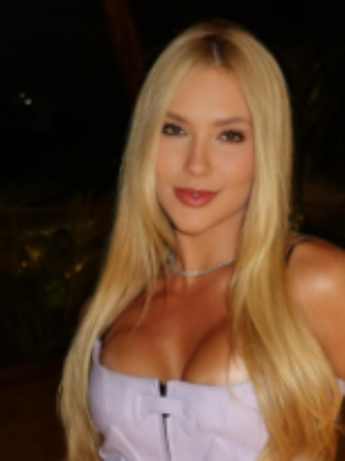 Virgínia posta foto de look e recebe elogios dos seguidores