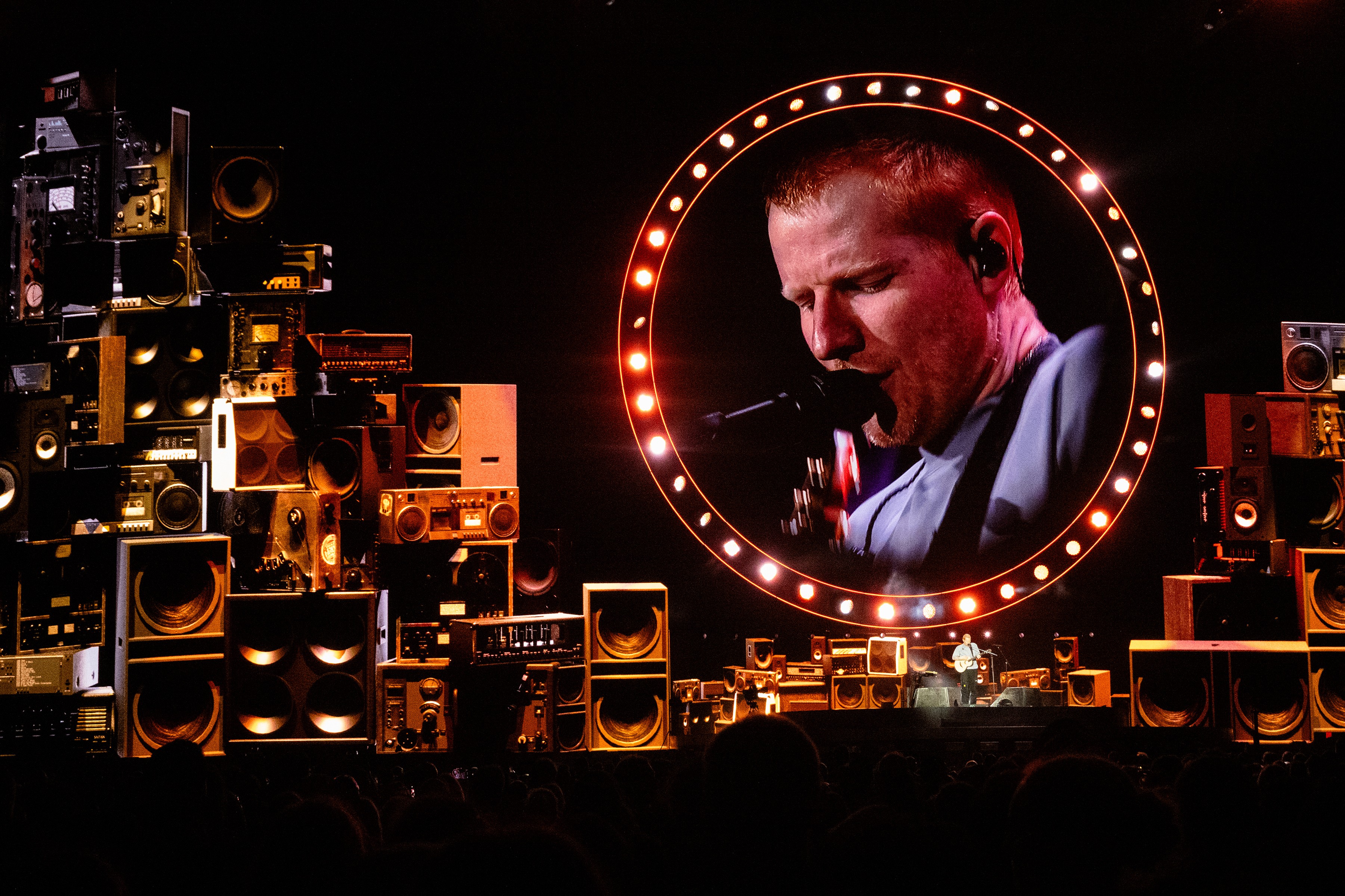 Ed Sheeran pede desculpas aos fãs após polêmica sobre Palestina dividir turnê; entenda